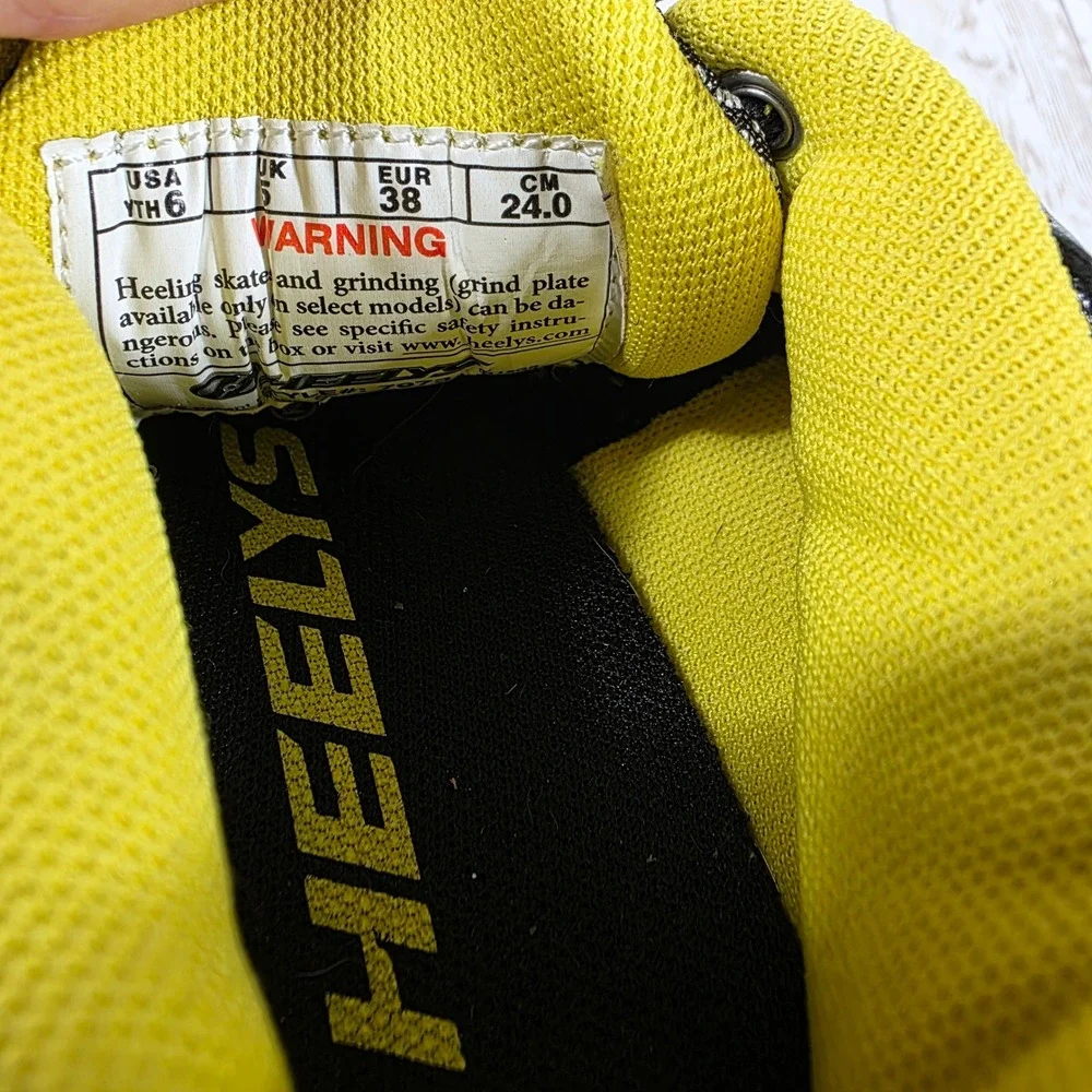 Heelys Roller Shoes Kids Youth Size 6 Black Yellow Silver Skate Sneakers 7973